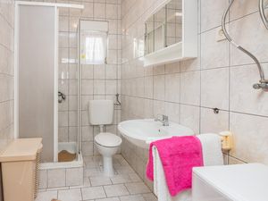 23934731-Ferienwohnung-4--300x225-5