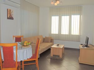 23934821-Ferienwohnung-4--300x225-1