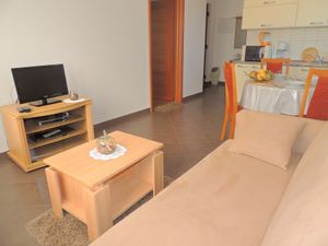 23934821-Ferienwohnung-4--300x225-2