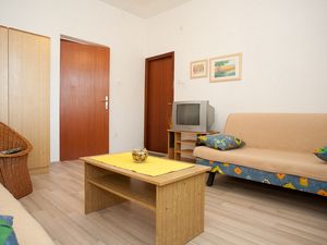 23934835-Ferienwohnung-8--300x225-2