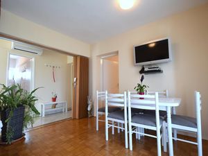 23934851-Ferienwohnung-4--300x225-5