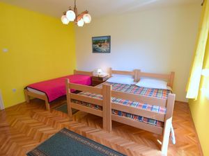 23934864-Ferienwohnung-6--300x225-5