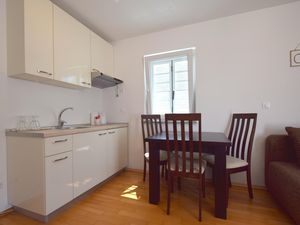 23934865-Ferienwohnung-7--300x225-4