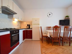 23934884-Ferienwohnung-6--300x225-3