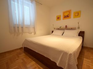 23934889-Ferienwohnung-3--300x225-5