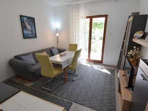 23934903-Ferienwohnung-2--300x225-2