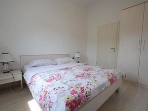 23934912-Ferienwohnung-4--300x225-5