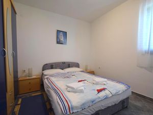 23934966-Ferienwohnung-4--300x225-5