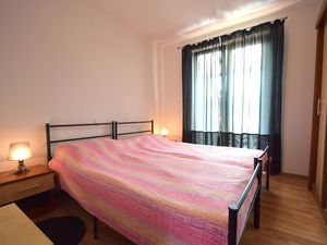 23934984-Ferienwohnung-6--300x225-5