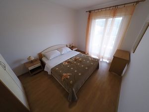 23935020-Ferienwohnung-6--300x225-5