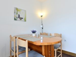 23935032-Ferienwohnung-4--300x225-5