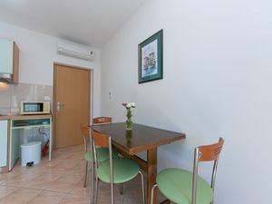 23935061-Ferienwohnung-5--300x225-5