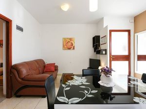 23935072-Ferienwohnung-4--300x225-2