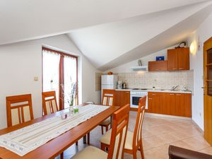 23935082-Ferienwohnung-6--300x225-3