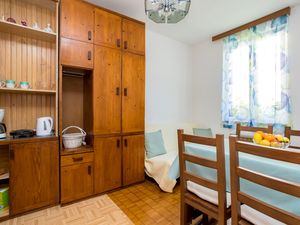 23935092-Ferienwohnung-4--300x225-3