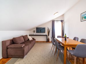 23935180-Ferienwohnung-6--300x225-2