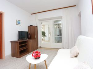 23935184-Ferienwohnung-5--300x225-1