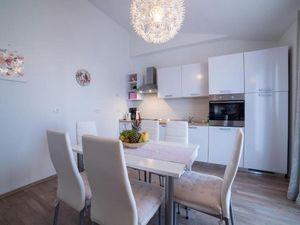 23935225-Ferienwohnung-6--300x225-5