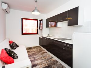 23935247-Ferienwohnung-4--300x225-2