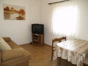 23935337-Ferienwohnung-4--300x225-2