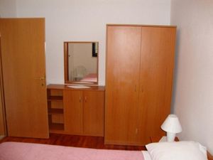 23935342-Ferienwohnung-4--300x225-4