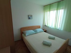 23935391-Ferienwohnung-5--300x225-5