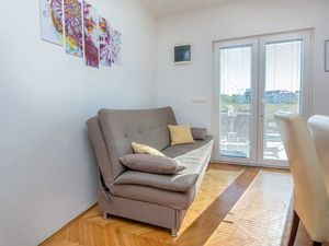 23935404-Ferienwohnung-6--300x225-1