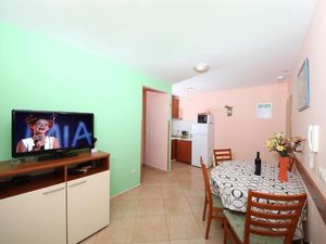 23935480-Ferienwohnung-4--300x225-2