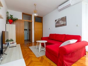 23935501-Ferienwohnung-2--300x225-3