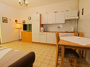 23935540-Ferienwohnung-6--300x225-4