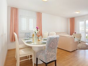 23935548-Ferienwohnung-7--300x225-4