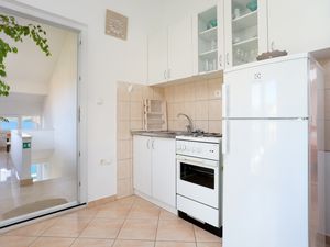 23935590-Ferienwohnung-4--300x225-5