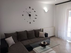 23935609-Ferienwohnung-4--300x225-3