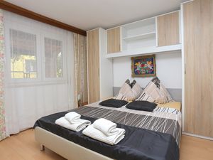 23935664-Ferienwohnung-4--300x225-5