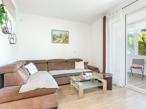 23935776-Ferienwohnung-3--300x225-1