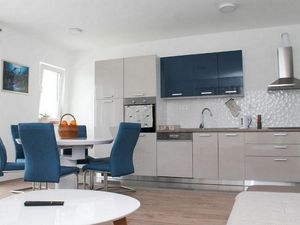 23935850-Ferienwohnung-6--300x225-4