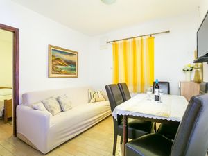 23935926-Ferienwohnung-5--300x225-1