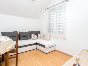 23935925-Ferienwohnung-5--300x225-2