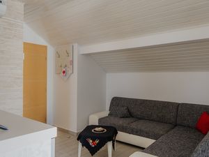 23935924-Ferienwohnung-4--300x225-3