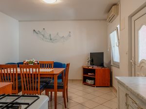 23936064-Ferienwohnung-4--300x225-2