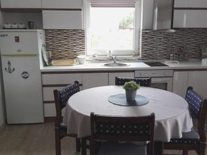 23936087-Ferienwohnung-5--300x225-4