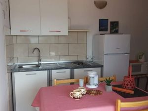 23936126-Ferienwohnung-4--300x225-2