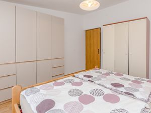 23936171-Ferienwohnung-4--300x225-4