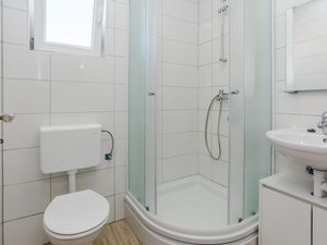 23936195-Ferienwohnung-4--300x225-5