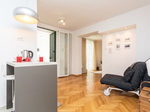 23936198-Ferienwohnung-2--300x225-1