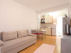 23936259-Ferienwohnung-4--300x225-2