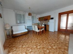 23936267-Ferienwohnung-3--300x225-4