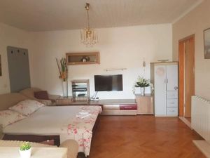 23936420-Ferienwohnung-4--300x225-2