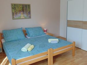 23936465-Ferienwohnung-4--300x225-5