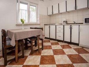 23936466-Ferienwohnung-4--300x225-3